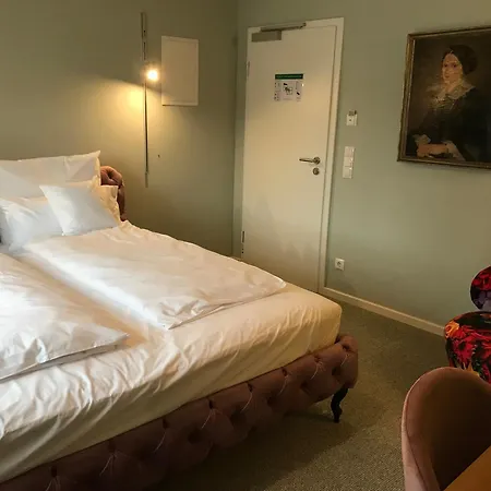 Levres Hotel